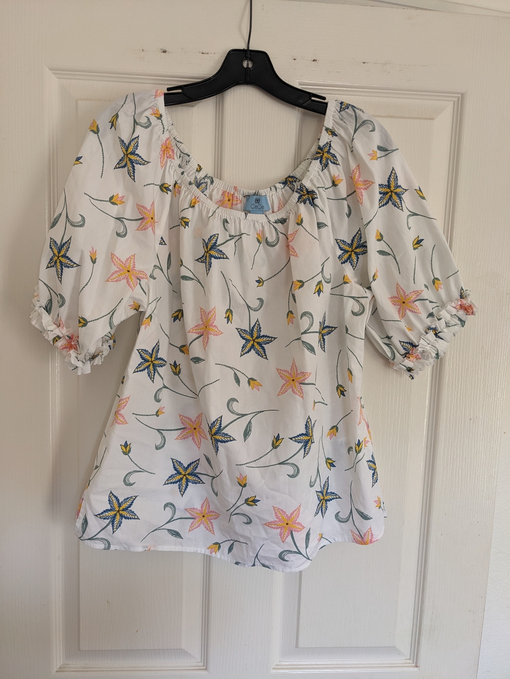 CeCe White Floral Cotton Puff-Sleeve Peasant Top